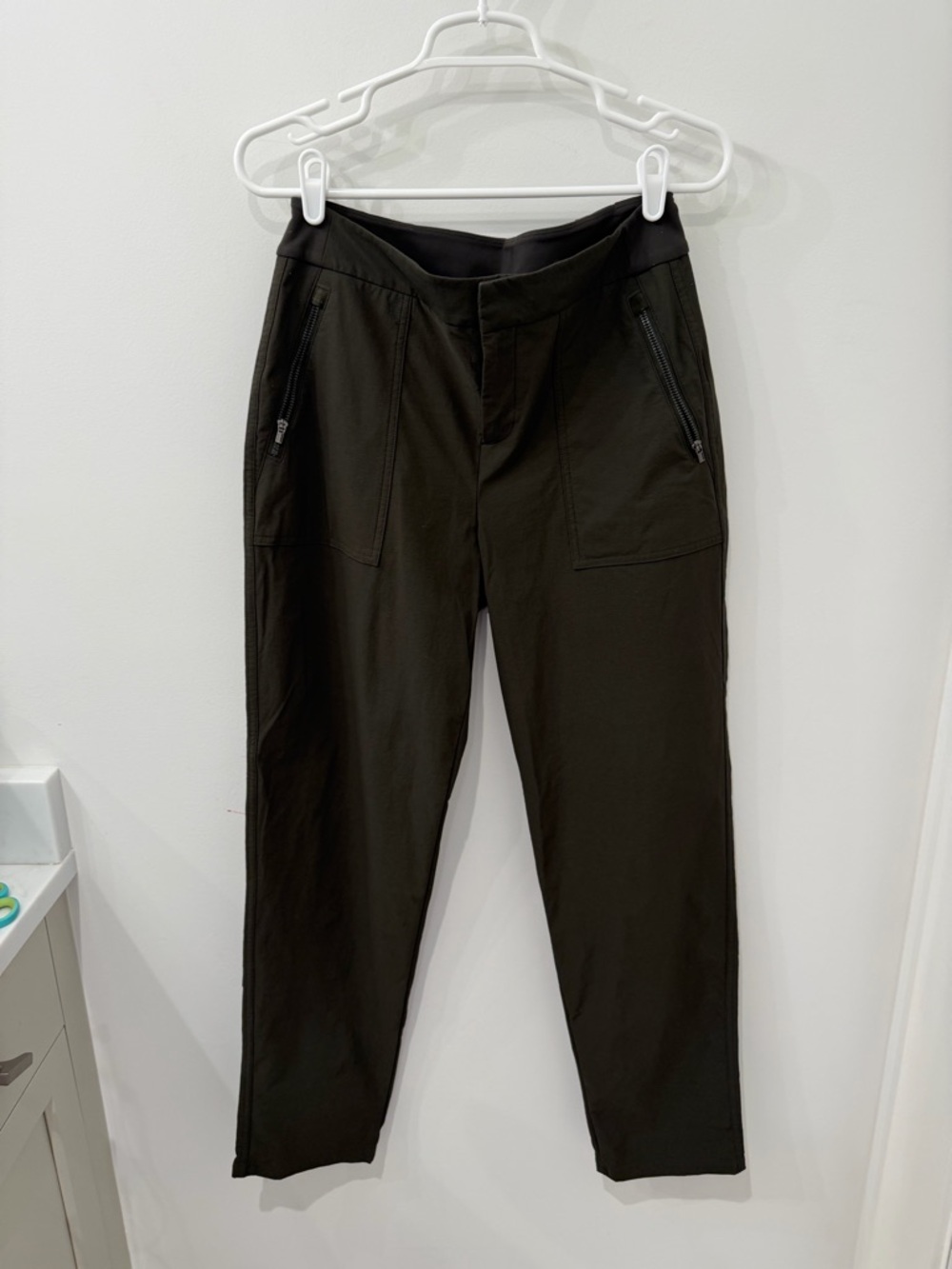 NWOT Athleta Olive Green Wide Leg Zipper Pocket Utility Pants
